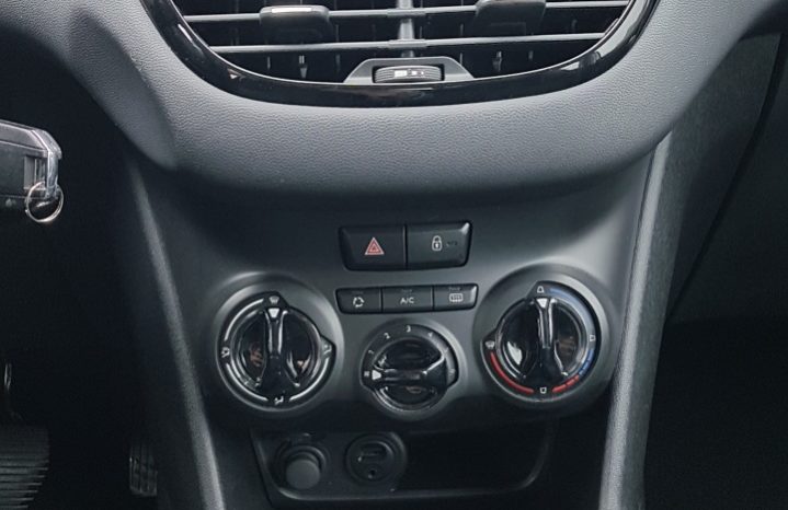 Usado Peugeot 208 2016 cheio